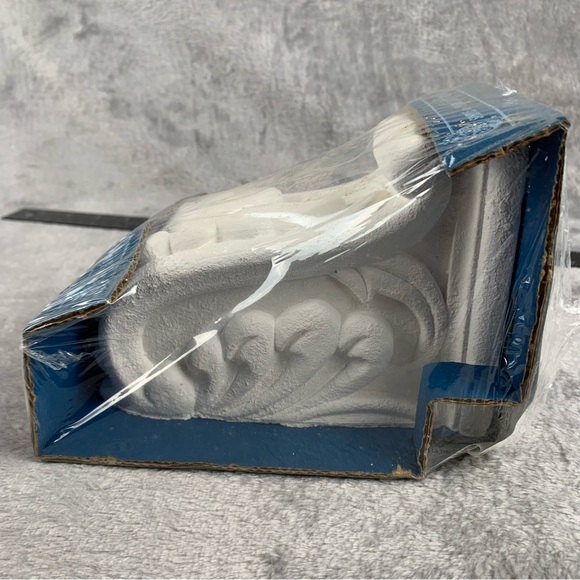 Wee Craft Corbel Shelf Bracket Unfinished New White Plaster Acanthus Leaf Design - Picture 3 of 11